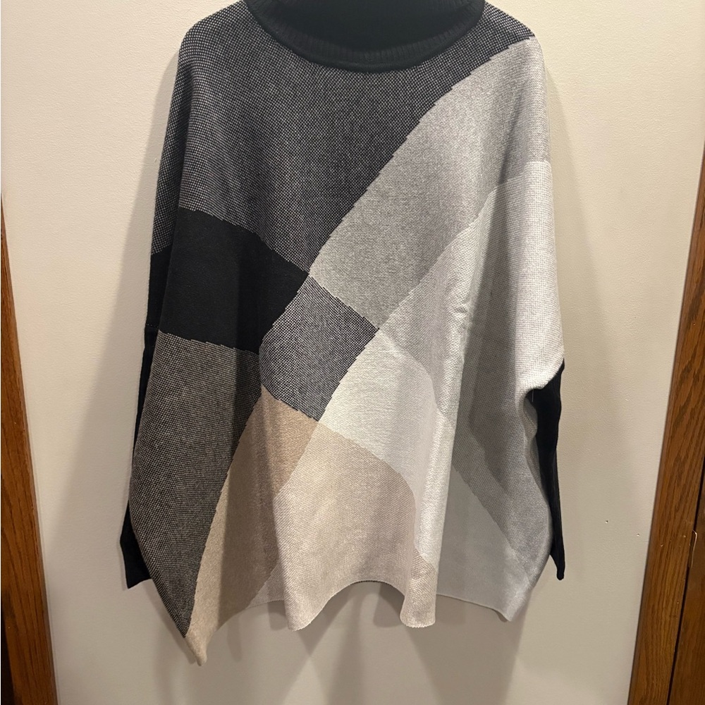 Joseph A Poncho Sweater Oversized - Picture 2 of 7